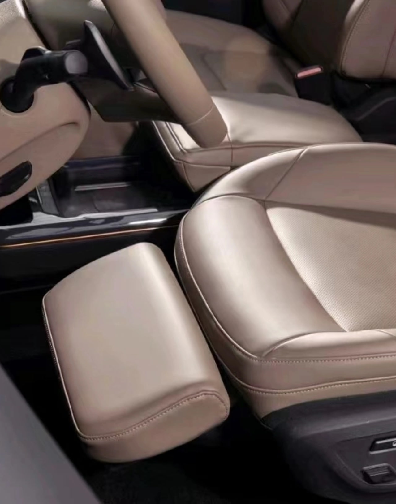 Атаманка водительского сидения KIA EV5 Land для дополнительного комфорта