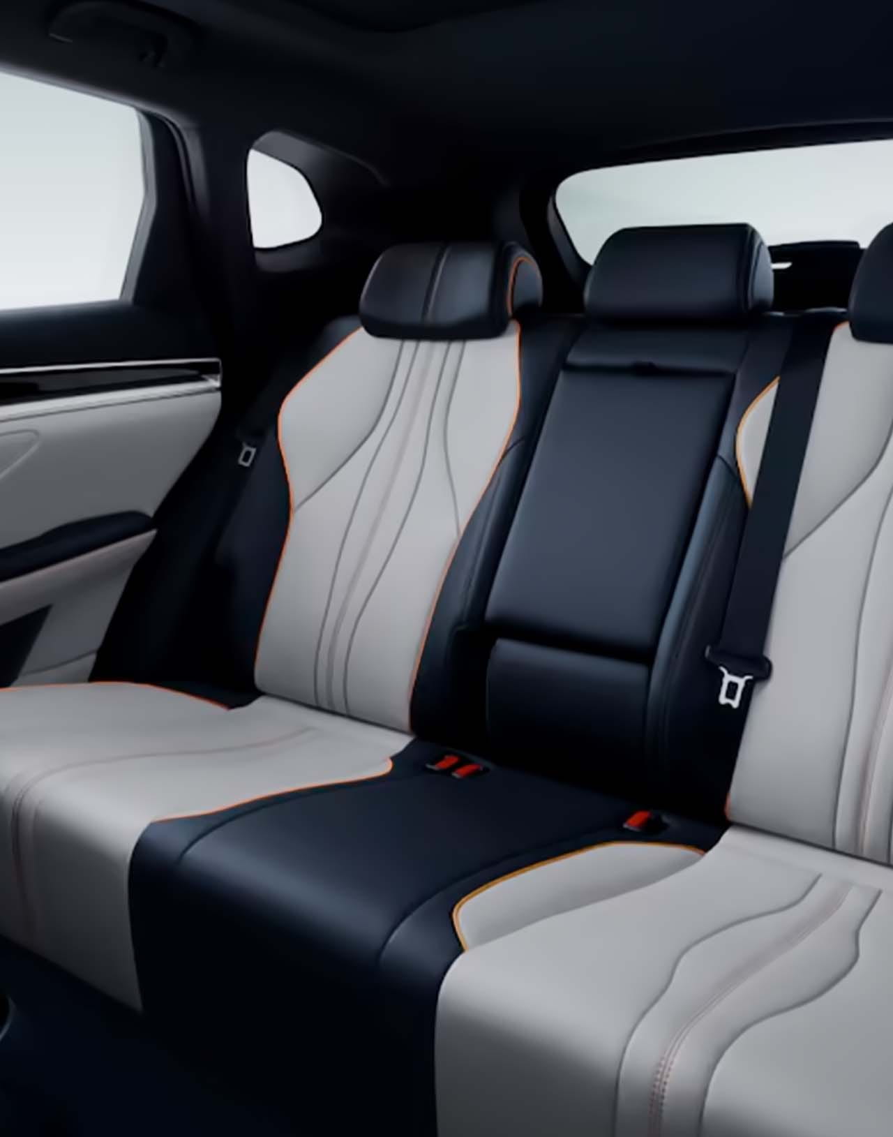 Задние сиденья в салоне BYD Song Plus DM-i 110KM