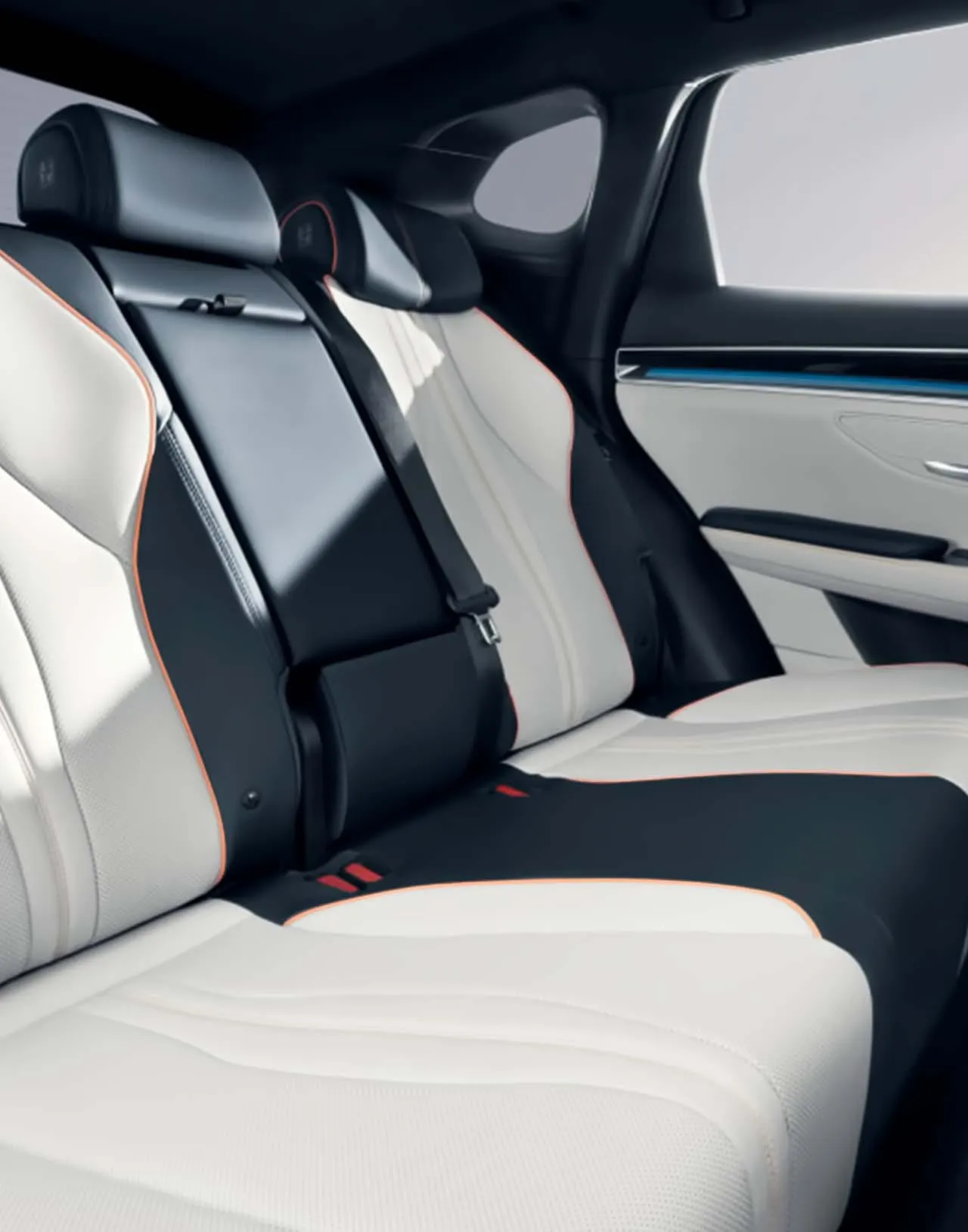 BYD Song Plus DM-i 110KM Flagship — vedere din spate — ECOMOTION în Chișinău