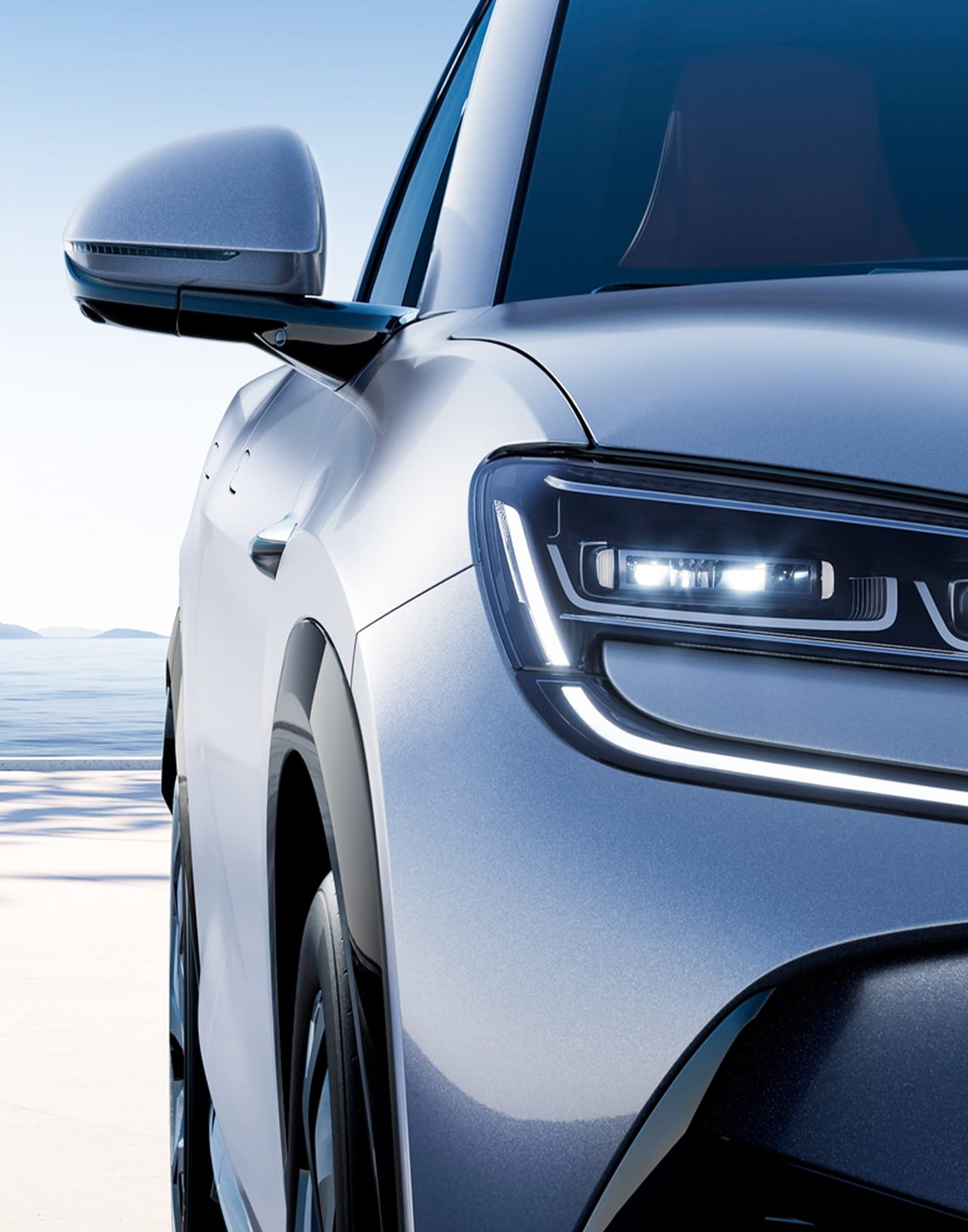 Фара и боковая линия кузова BYD Sea Lion 07EV