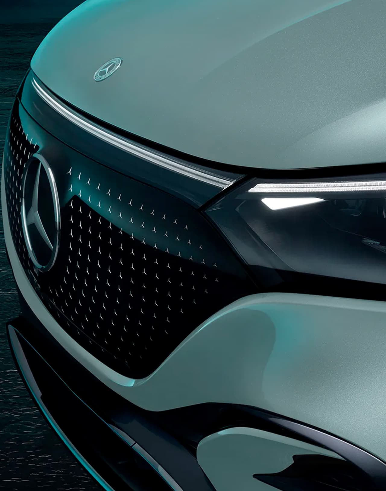 Боковой вид на бампер Mercedes EQE SUV серого цвета в Молдове.