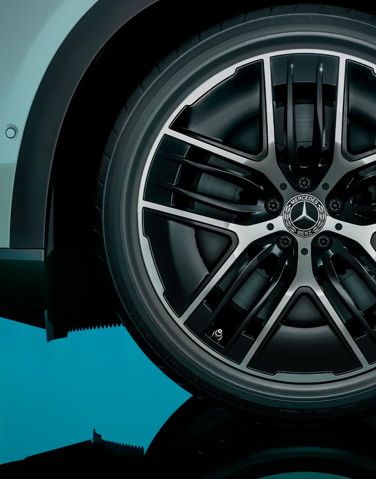 Колесо Mercedes EQE SUV серого цвета с 21-дюймовыми дисками в Молдове.