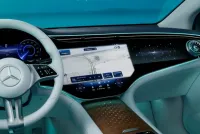 Mercedes EQE SUV — вид спереди — ECOMOTION в Кишинёве