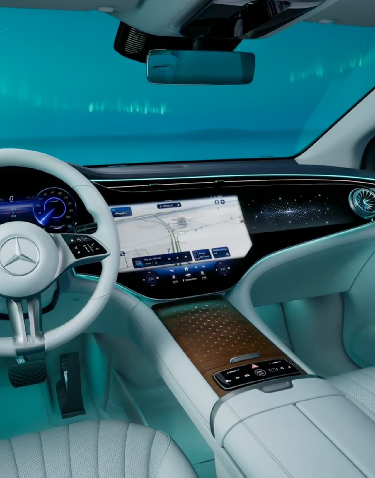 Руль и передние сиденья Mercedes EQE SUV с белой отделкой в Молдове.