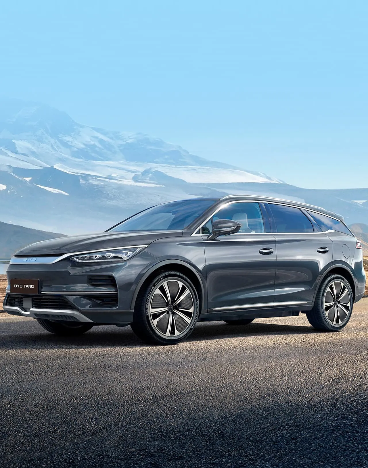 BYD TANG EV 4WD 635KM — detaliu far — ECOMOTION în Chișinău