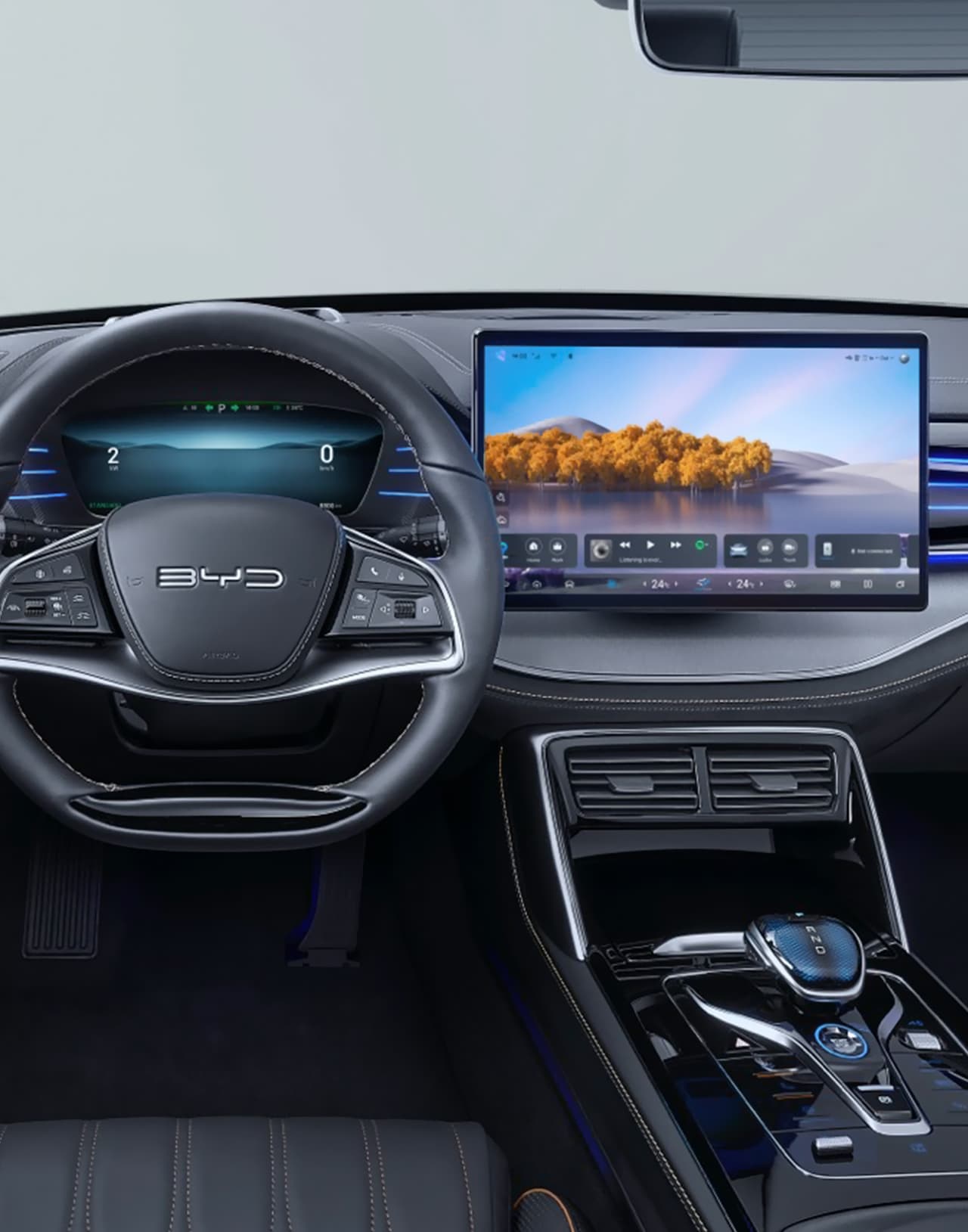 BYD TANG EV 4WD - вид на руль и экран в современном интерьере электромобиля в Молдове