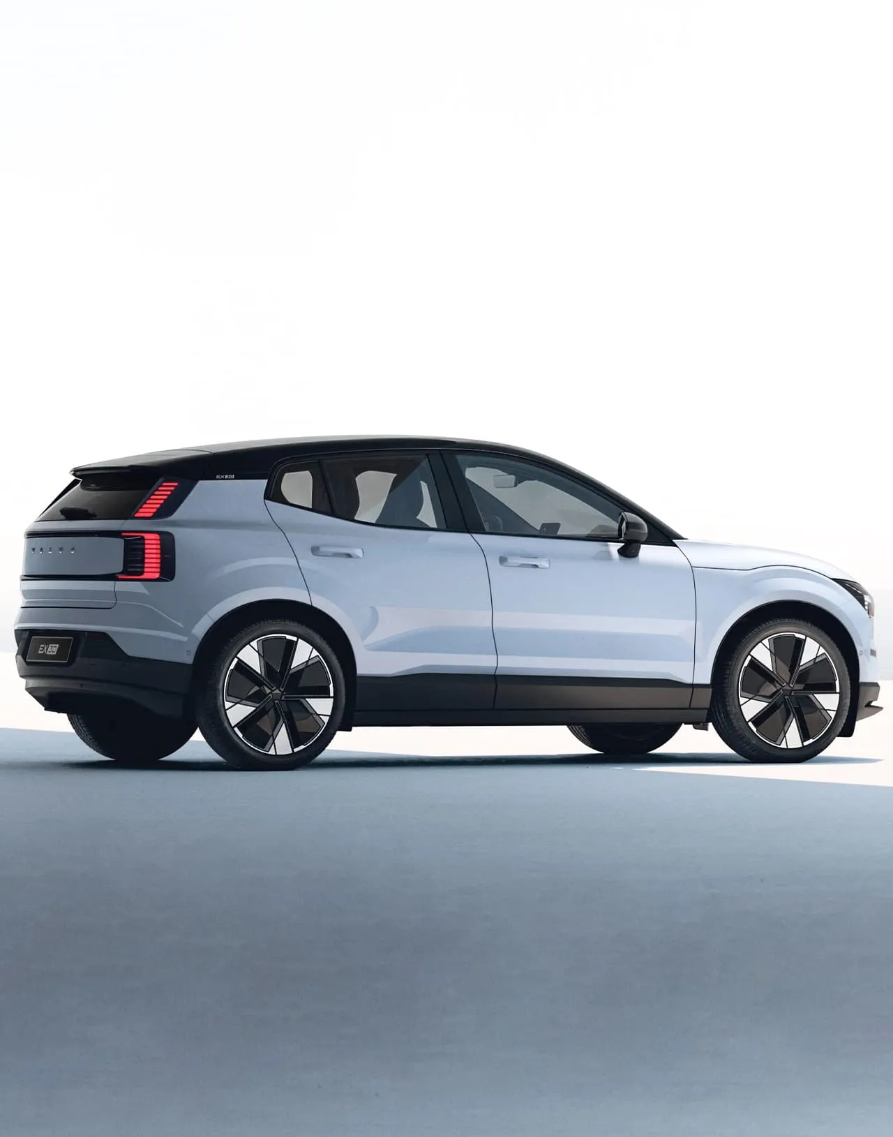 VOLVO EX30 4WD High Performance Ultra Edition — vedere din spate — ECOMOTION Moldova