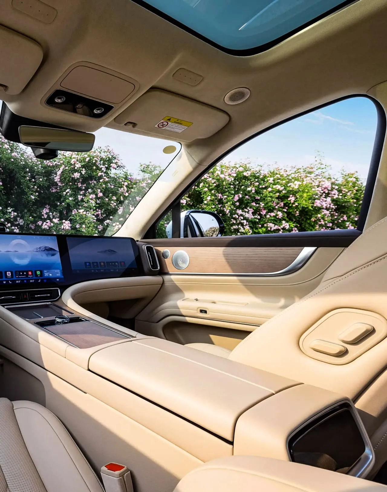 HUAWEI AITO M9 PHEV — vedere din față — ECOMOTION Moldova