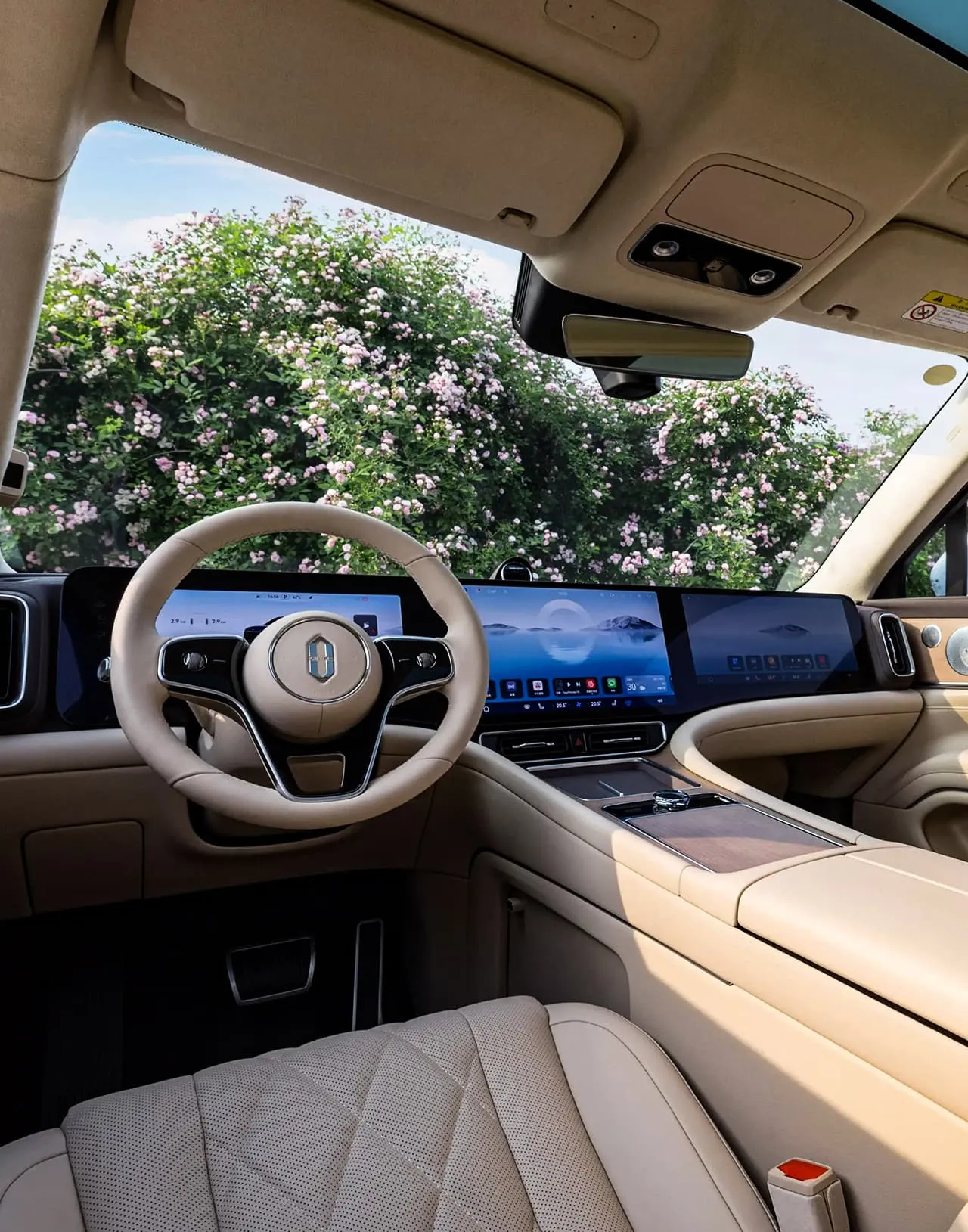 HUAWEI AITO M9 PHEV — vedere din față — ECOMOTION Moldova