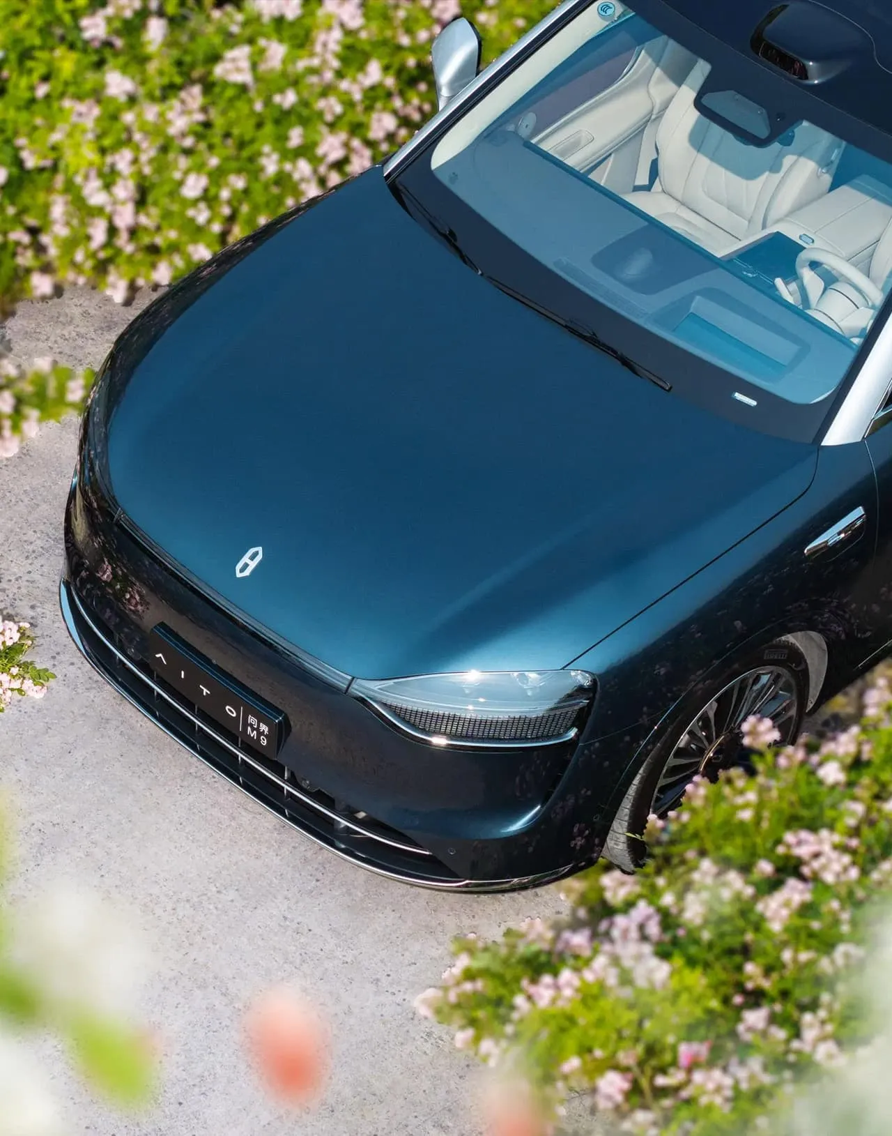 HUAWEI AITO M9 PHEV — vedere din față — ECOMOTION Moldova