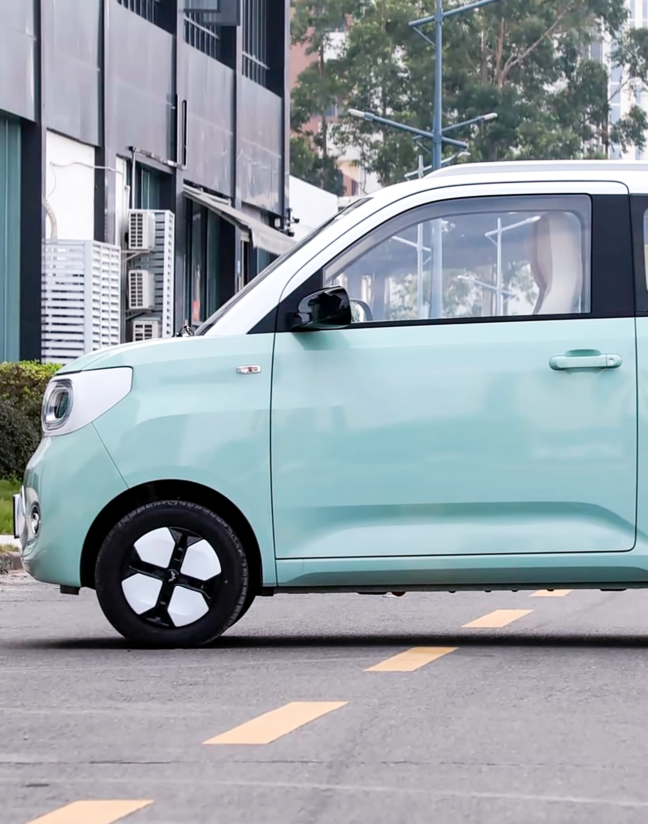WULING_HONGGUAN_MiniEV_backside